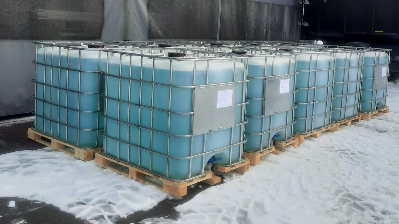 AdBlue 1000 litres IBC tank